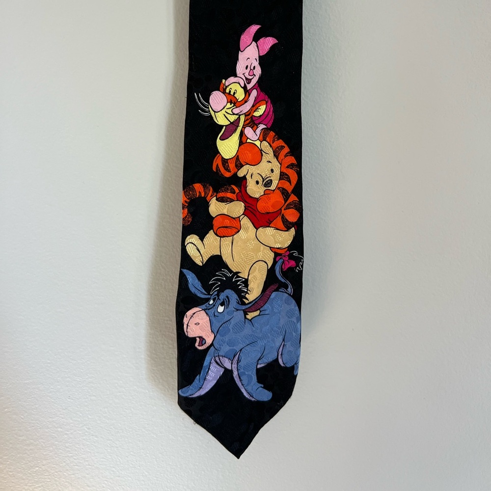 Winnie the Pooh Vintage 100% Silk Tie Disney Store Made tigger eeyore Black‎